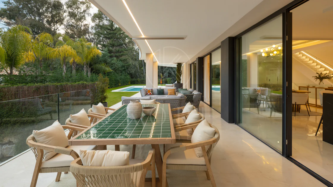 Impressive New-Build Villa with Rooftop Solarium in La Cerquilla