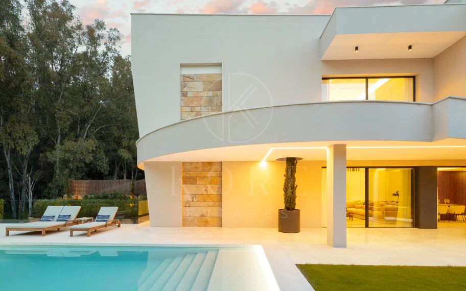 Impresionante villa de nueva construcción con solárium en la azotea en La Cerquilla