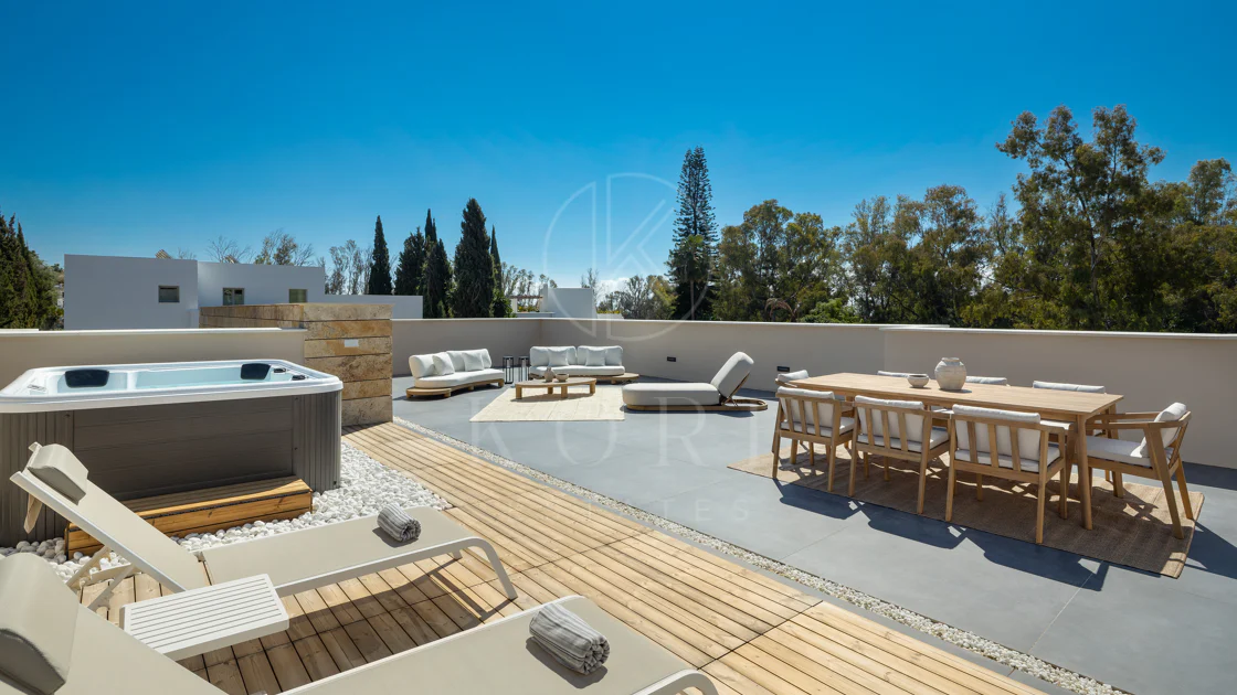 Impressive New-Build Villa with Rooftop Solarium in La Cerquilla
