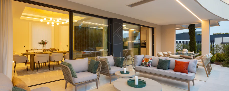 Impressive New-Build Villa with Rooftop Solarium in La Cerquilla