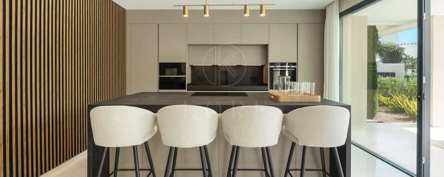 Impressive New-Build Villa with Rooftop Solarium in La Cerquilla