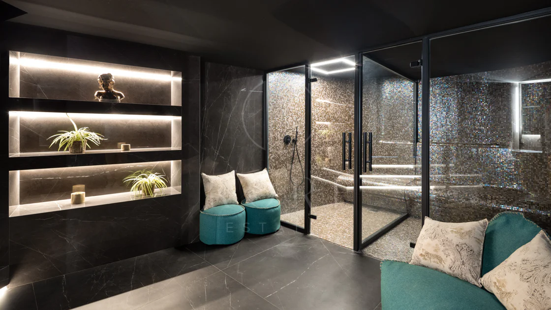 Villa contemporánea refinada con vistas panorámicas al mar en El Herrojo Alto