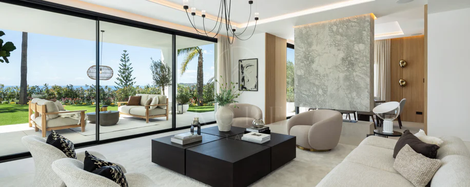 Villa mediterránea moderna con vistas al golf y al mar en Los Arqueros