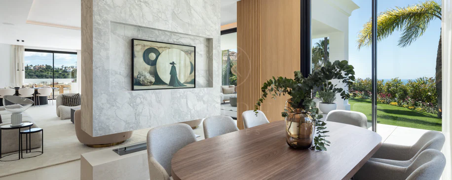 Villa mediterránea moderna con vistas al golf y al mar en Los Arqueros