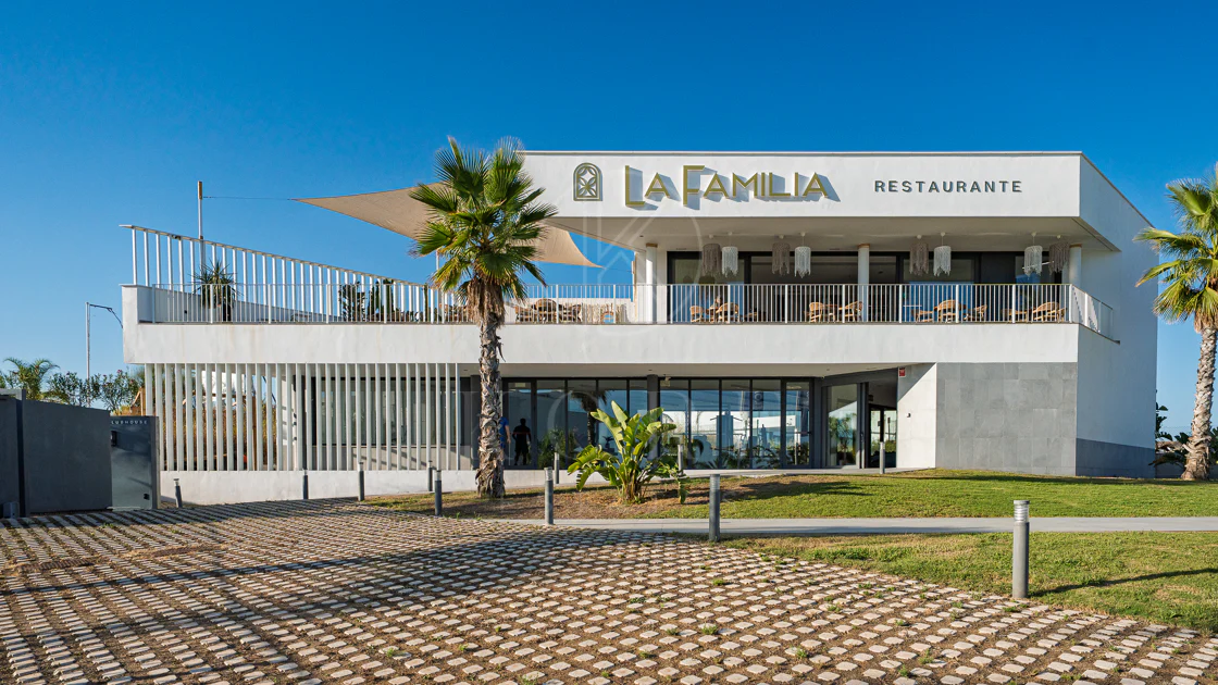 Apartamento a Estrenar de 3 Dormitorios con Vistas al Mar y a la Montaña – Nueva Milla de Oro