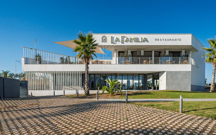 Apartamento a Estrenar de 3 Dormitorios con Vistas al Mar y a la Montaña – Nueva Milla de Oro