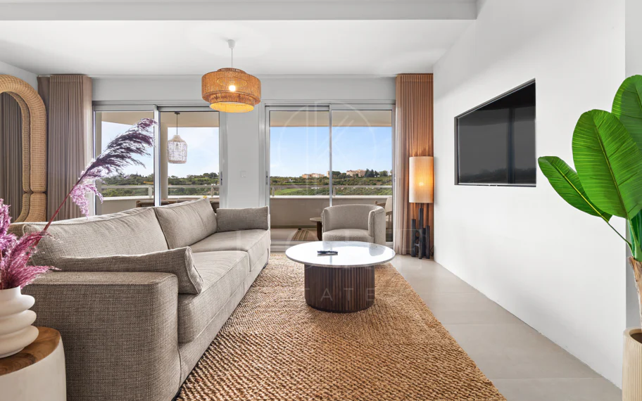Apartamento a Estrenar de 3 Dormitorios con Vistas al Mar y a la Montaña – Nueva Milla de Oro