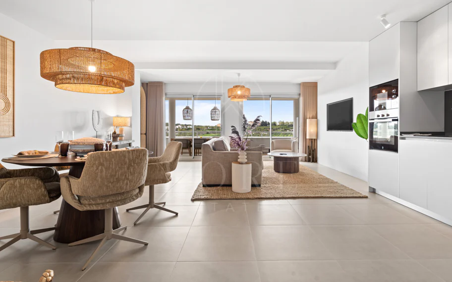 Apartamento a Estrenar de 3 Dormitorios con Vistas al Mar y a la Montaña – Nueva Milla de Oro