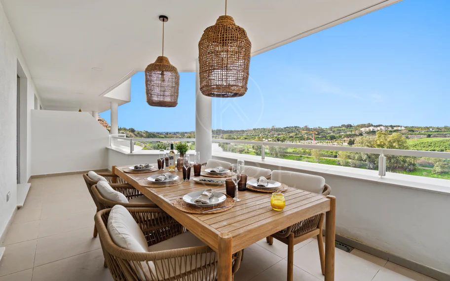 Apartamento a Estrenar de 3 Dormitorios con Vistas al Mar y a la Montaña – Nueva Milla de Oro
