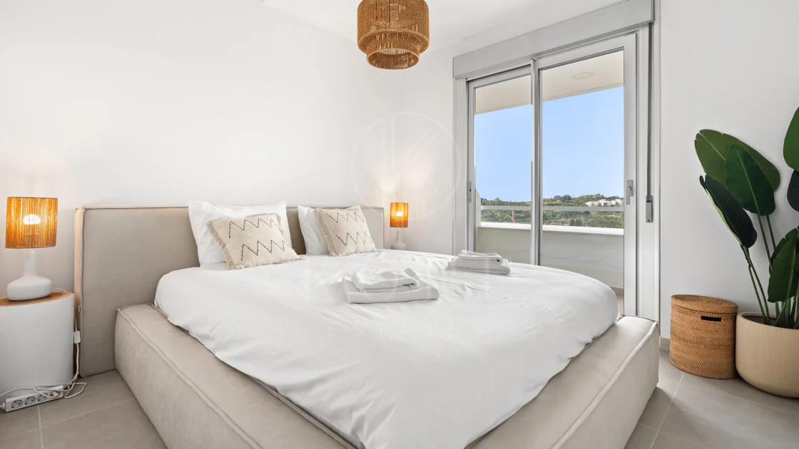 Apartamento a Estrenar de 3 Dormitorios con Vistas al Mar y a la Montaña – Nueva Milla de Oro