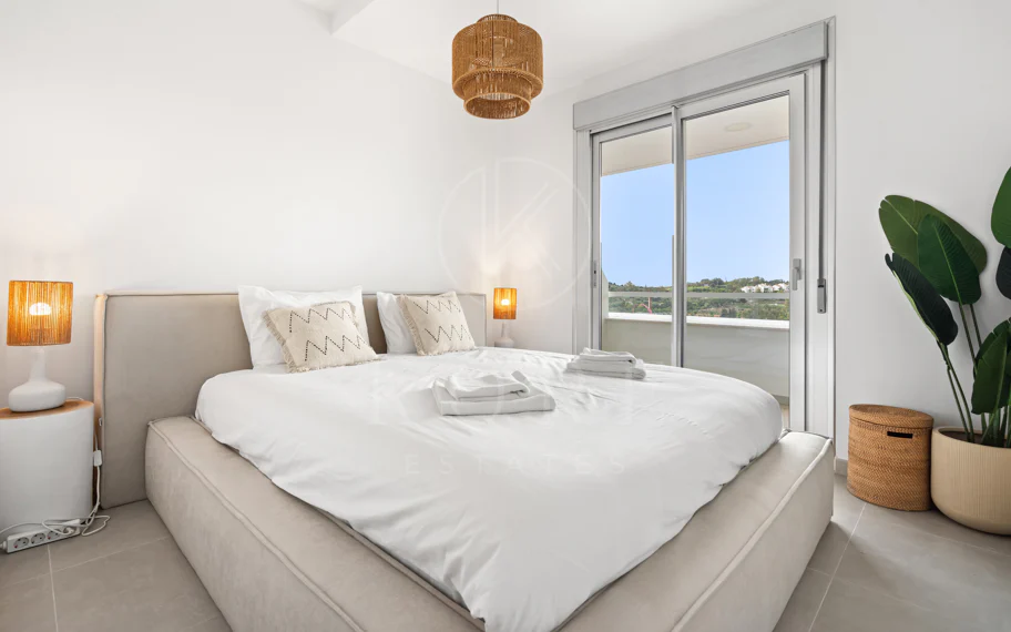 Apartamento a Estrenar de 3 Dormitorios con Vistas al Mar y a la Montaña – Nueva Milla de Oro