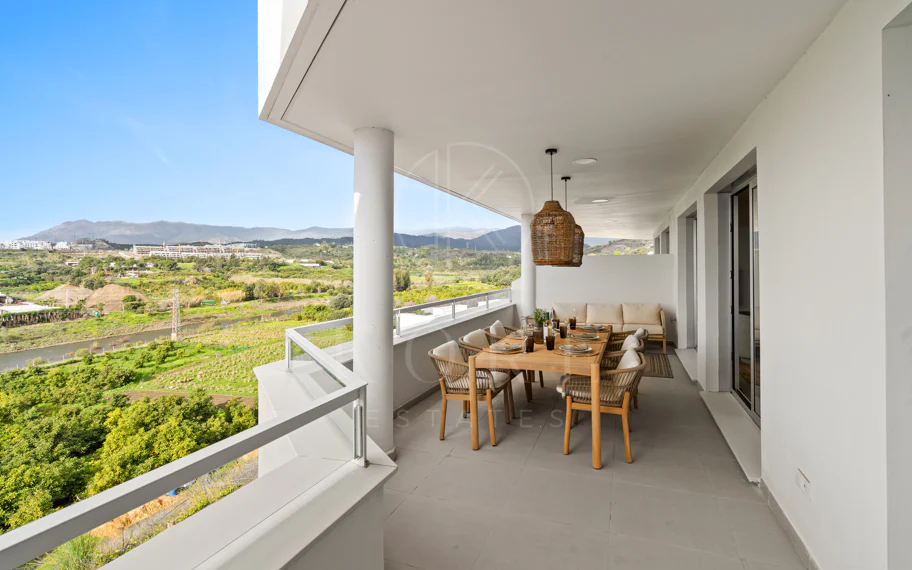 Apartamento a Estrenar de 3 Dormitorios con Vistas al Mar y a la Montaña – Nueva Milla de Oro