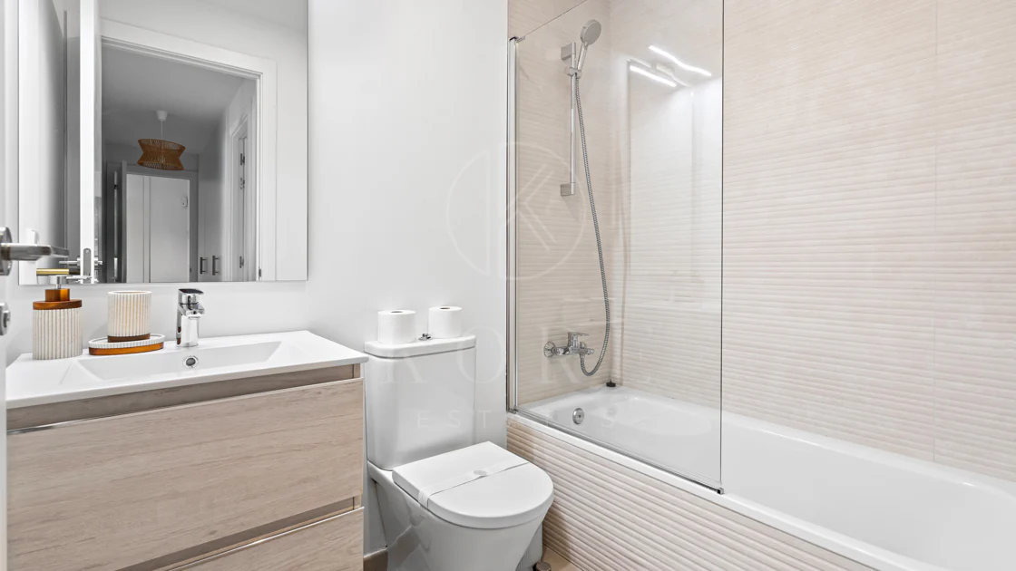 Apartamento a Estrenar de 3 Dormitorios con Vistas al Mar y a la Montaña – Nueva Milla de Oro