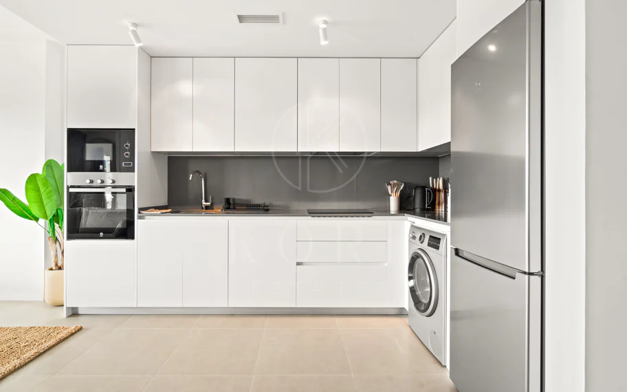 Apartamento a Estrenar de 3 Dormitorios con Vistas al Mar y a la Montaña – Nueva Milla de Oro