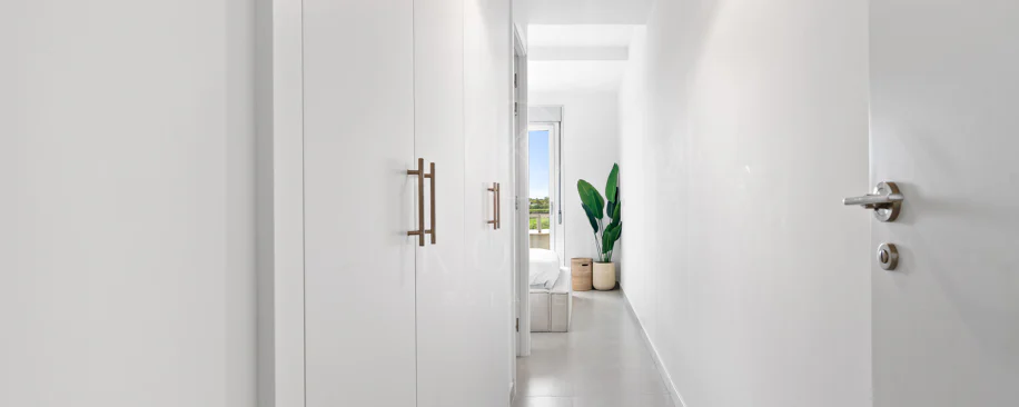 Apartamento a Estrenar de 3 Dormitorios con Vistas al Mar y a la Montaña – Nueva Milla de Oro