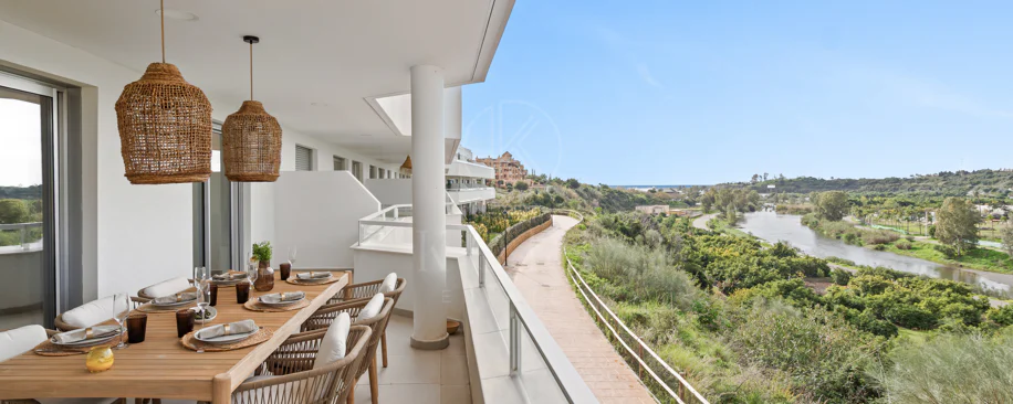Apartamento a Estrenar de 3 Dormitorios con Vistas al Mar y a la Montaña – Nueva Milla de Oro