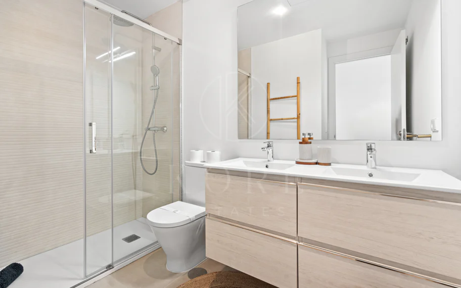 Apartamento a Estrenar de 3 Dormitorios con Vistas al Mar y a la Montaña – Nueva Milla de Oro
