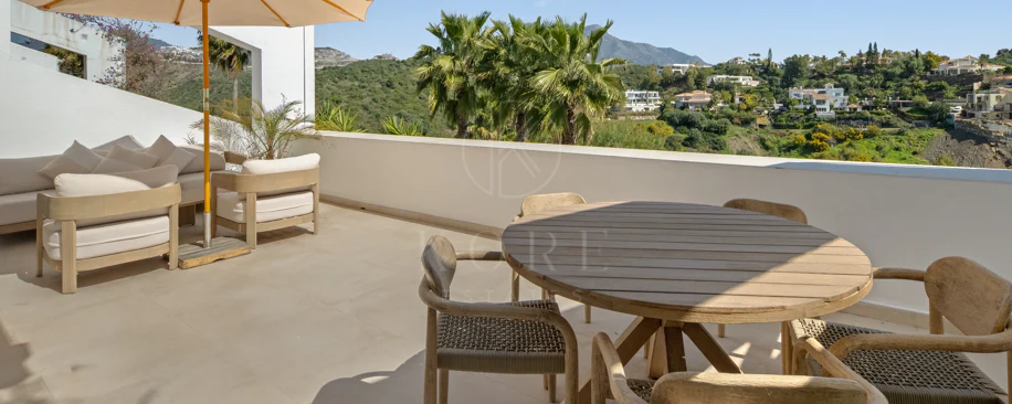 Elegante Apartamento de Dos Dormitorios en Mirador La Quinta