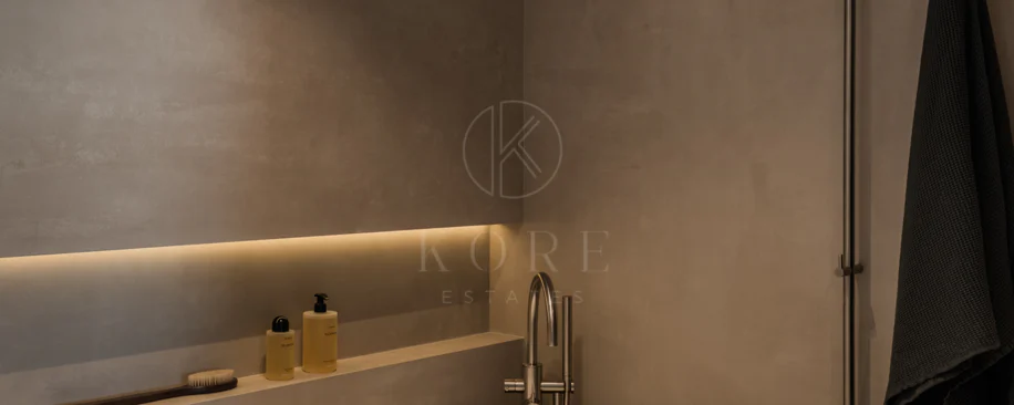 Beautifully designed 4-bedroom apartmentin one of Aloha’s most sought-after residential areas