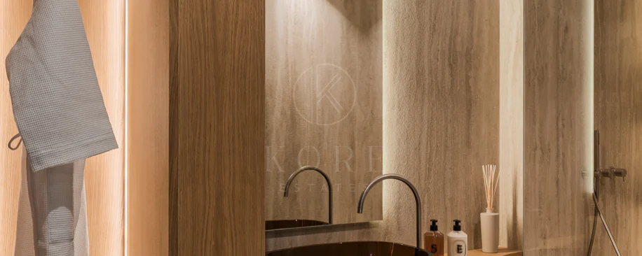 Beautifully designed 4-bedroom apartmentin one of Aloha’s most sought-after residential areas