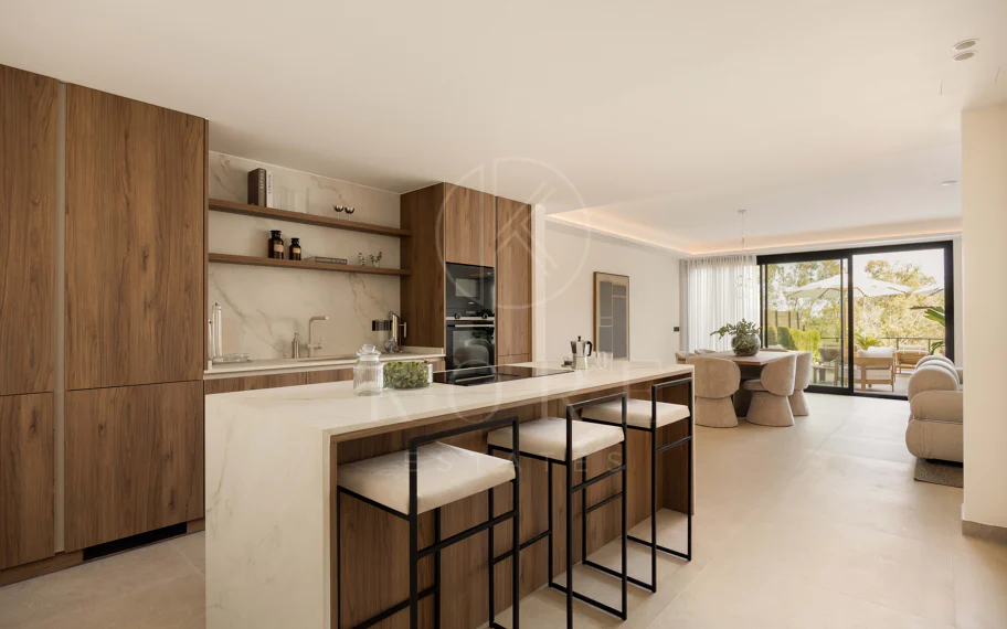 Apartamento en planta baja de lujo en Les Belvederes, Nueva Andalucía