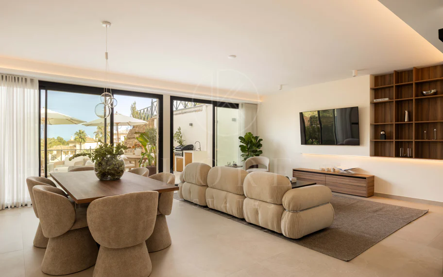 Apartamento en planta baja de lujo en Les Belvederes, Nueva Andalucía