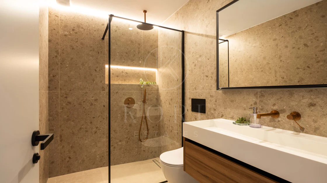 Luxury Ground Floor Apartment in Les Belvederes, Nueva Andalucía