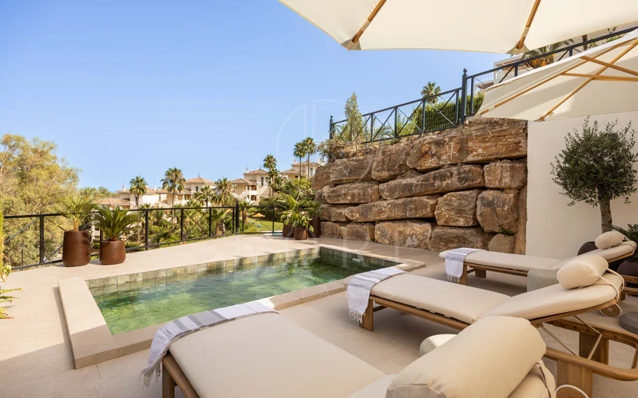 Apartamento en planta baja de lujo en Les Belvederes, Nueva Andalucía