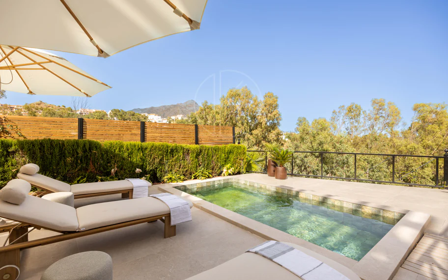 Apartamento en planta baja de lujo en Les Belvederes, Nueva Andalucía