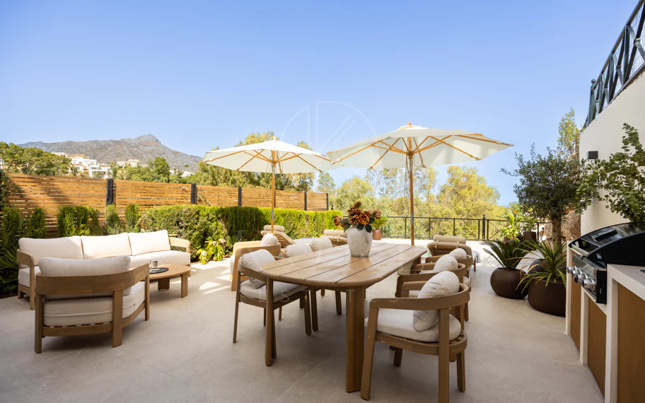 Apartamento en planta baja de lujo en Les Belvederes, Nueva Andalucía