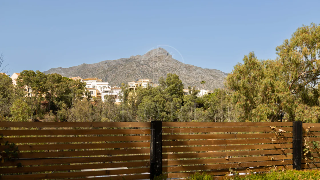 Luxury Ground Floor Apartment in Les Belvederes, Nueva Andalucía
