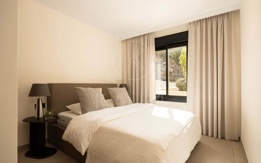 Apartamento en planta baja de lujo en Les Belvederes, Nueva Andalucía