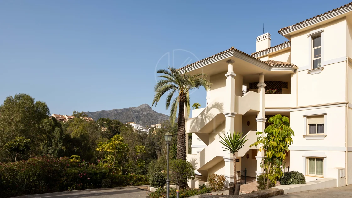 Luxury Ground Floor Apartment in Les Belvederes, Nueva Andalucía