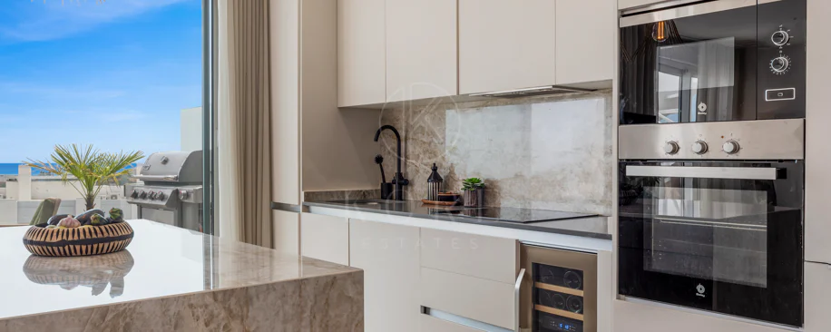 Penthouse modern cu 2 dormitoare în Le Mirage, New Golden Mile