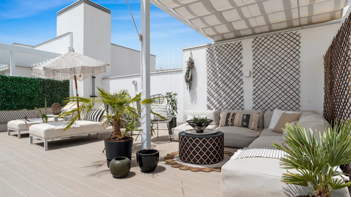Penthouse modern cu 2 dormitoare în Le Mirage, New Golden Mile