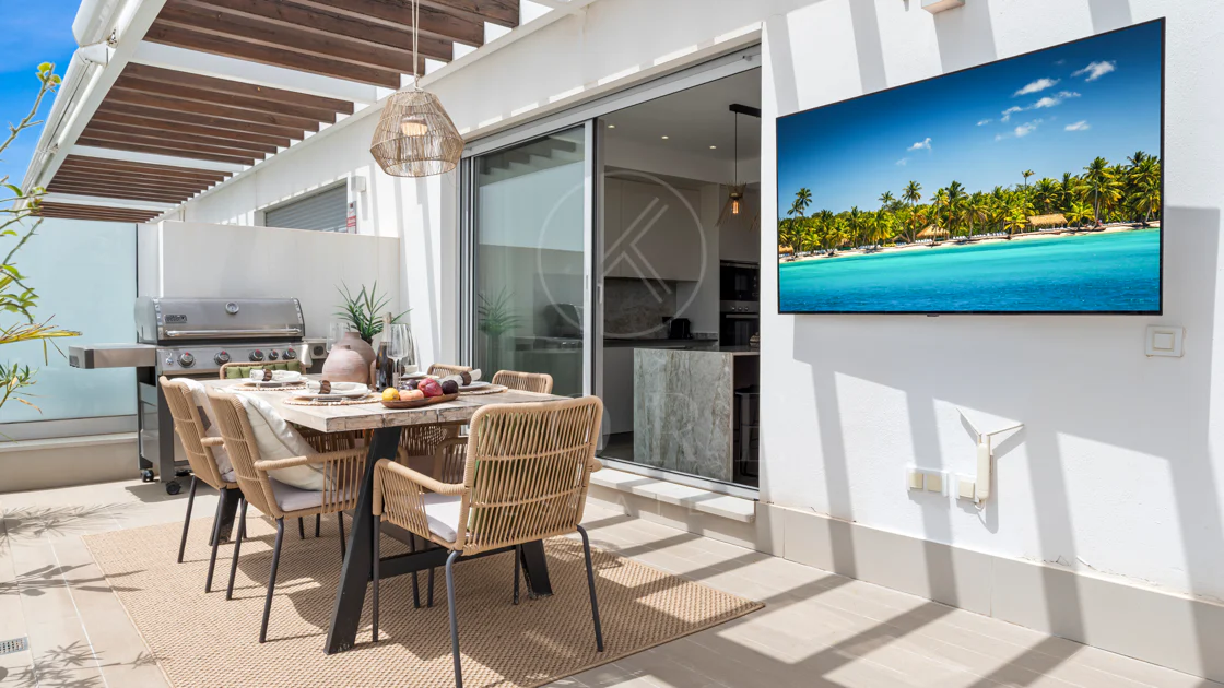 Penthouse modern cu 2 dormitoare în Le Mirage, New Golden Mile