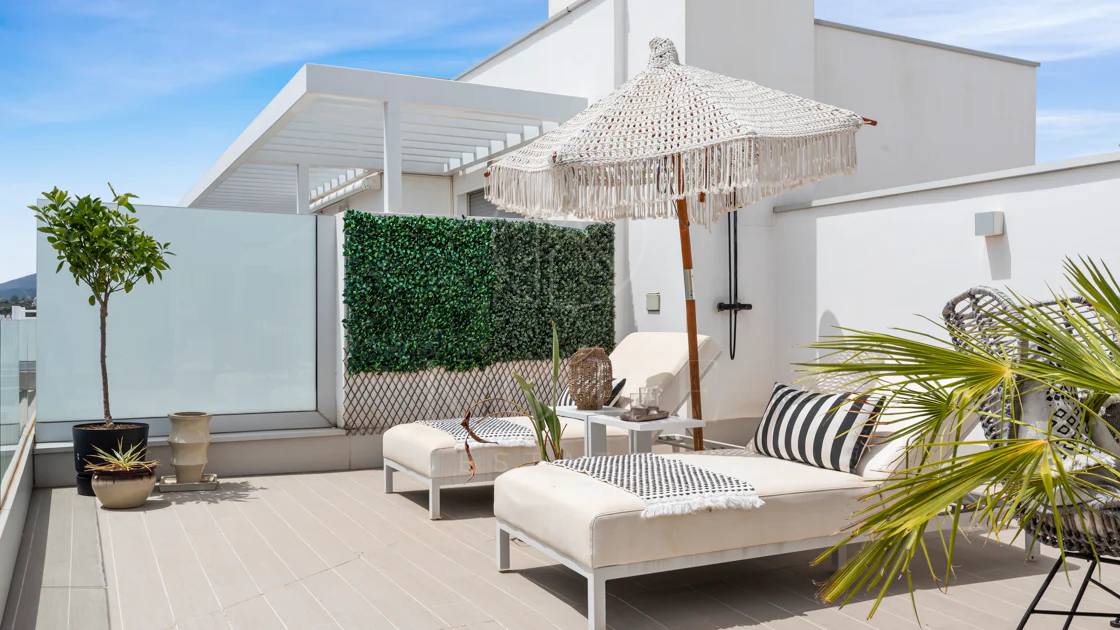 Penthouse modern cu 2 dormitoare în Le Mirage, New Golden Mile