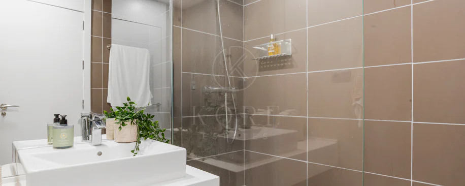 Penthouse modern cu 2 dormitoare în Le Mirage, New Golden Mile