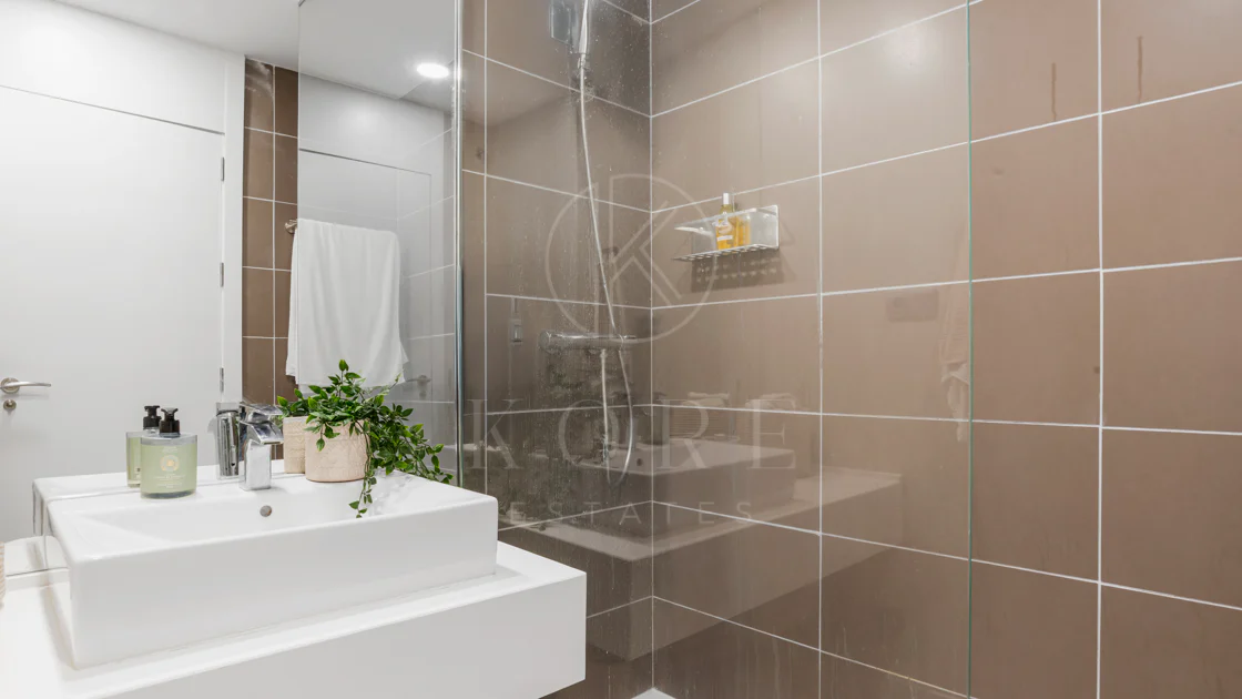 Penthouse modern cu 2 dormitoare în Le Mirage, New Golden Mile