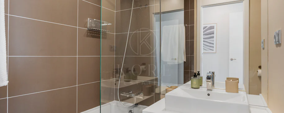 Penthouse modern cu 2 dormitoare în Le Mirage, New Golden Mile