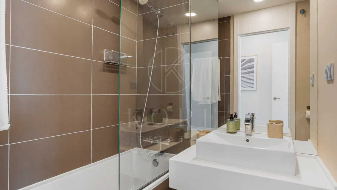 Penthouse modern cu 2 dormitoare în Le Mirage, New Golden Mile