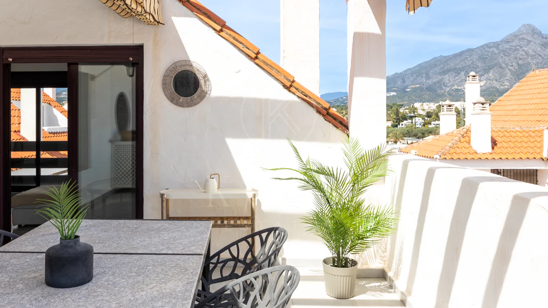 Stunning duplex penthouse in the heart of Nueva Andalucía