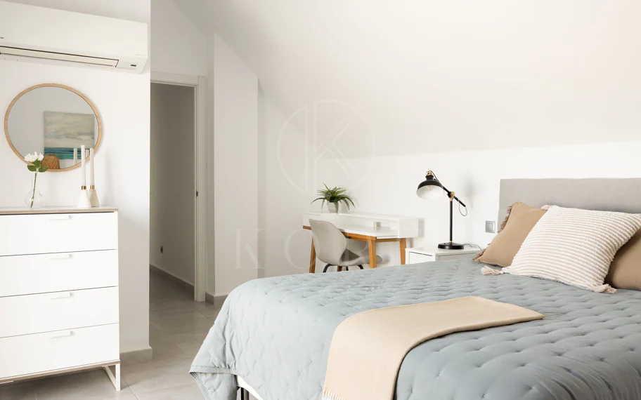 Descubre este impresionante ático dúplex en el corazón de Nueva Andalucía