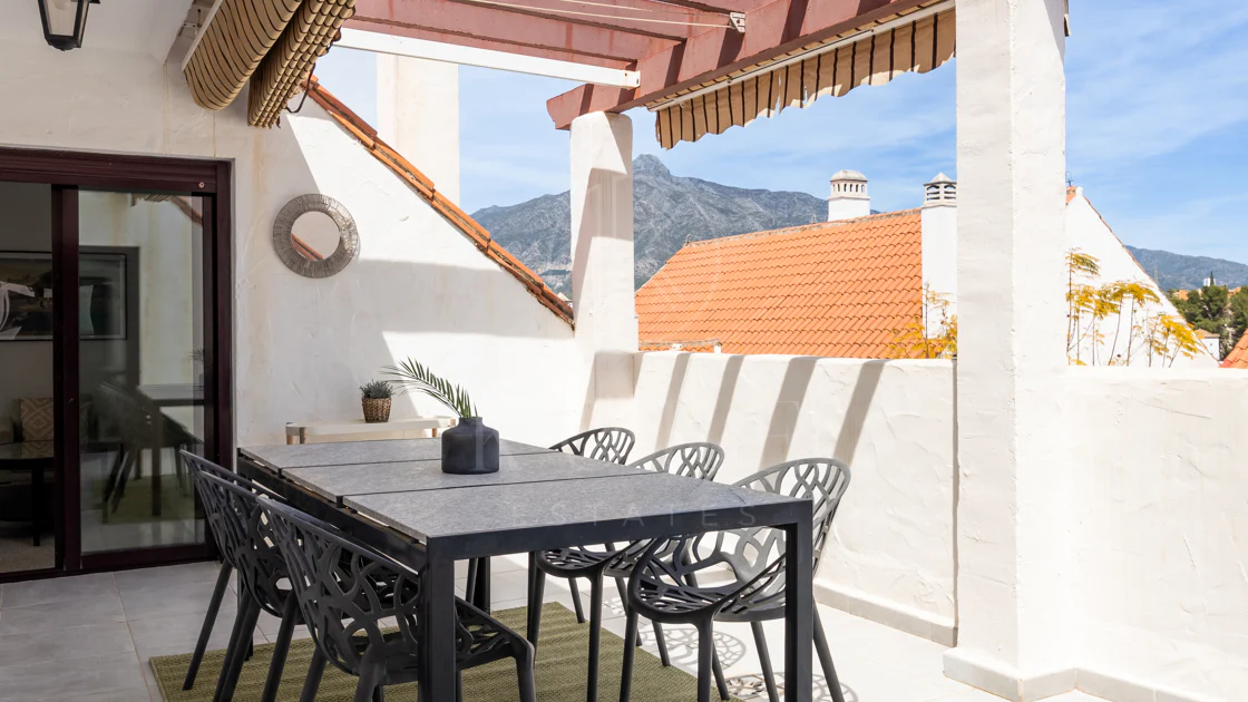 Stunning duplex penthouse in the heart of Nueva Andalucía