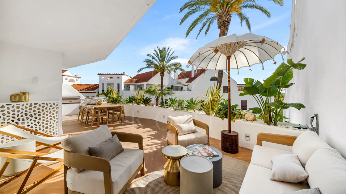 Fully renovated three-bedroom apartment in Nueva Andalucia