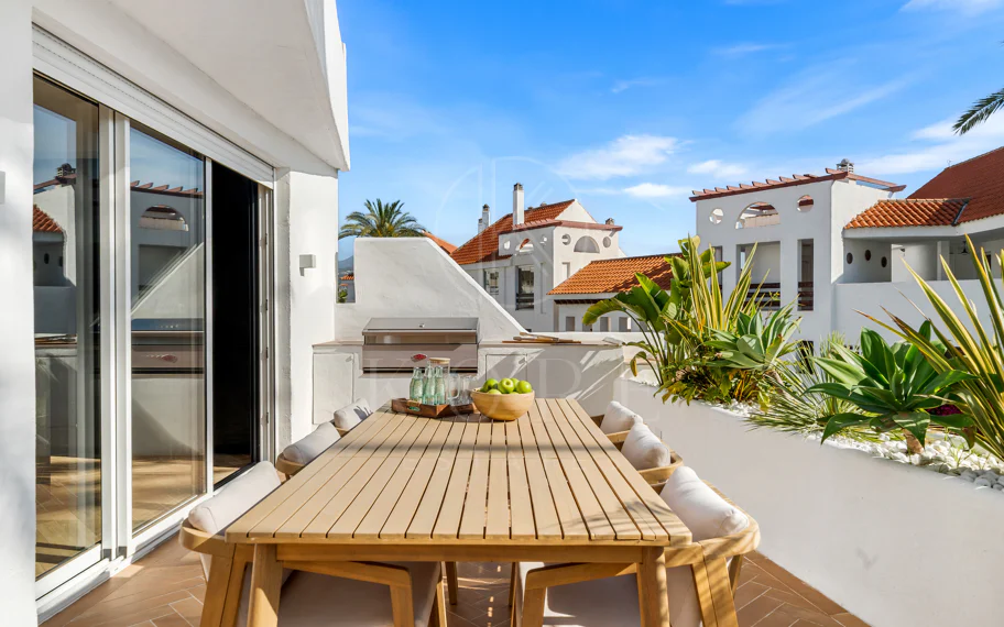 Apartamento en venta en Nueva Andalucia, Marbella