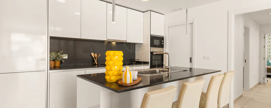 Bright and thoughtfully designed apartment in La Quinta