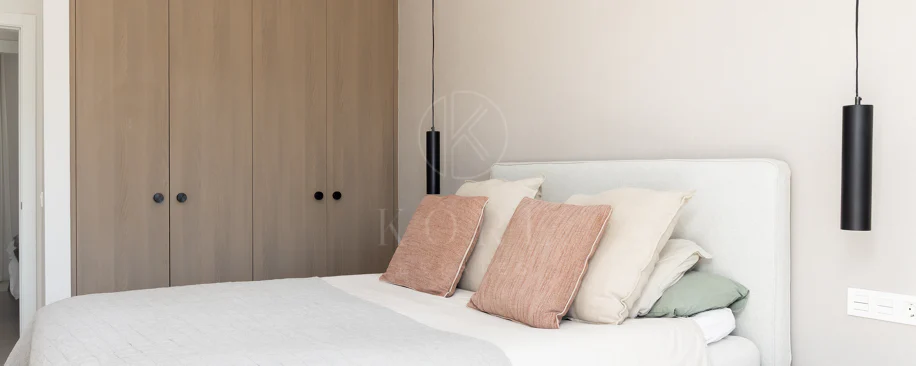 Charming and private duplex apartment located in the heart of Nueva Andalucía’s prestigious Golf Valley