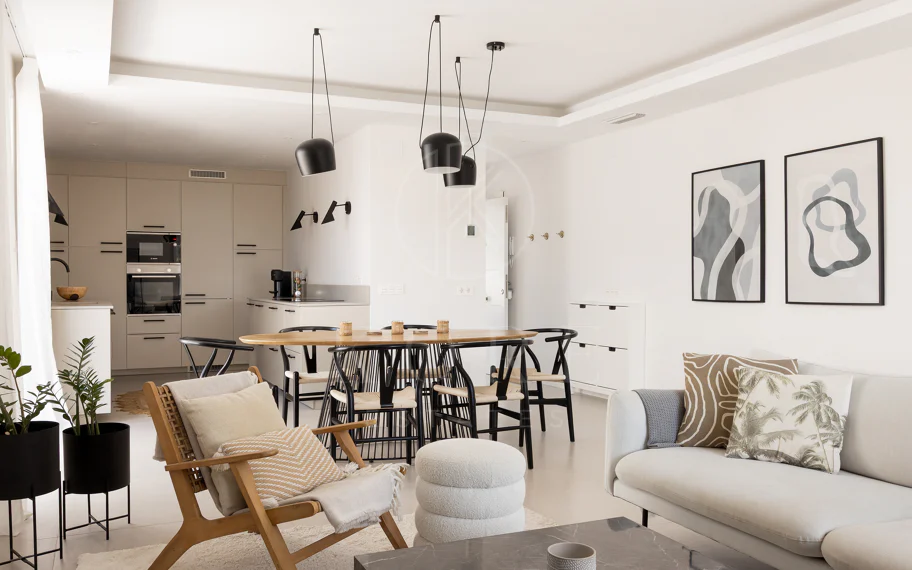 Encantador y privado apartamento dúplex situado en el corazón del prestigioso Valle del Golf de Nueva Andalucía