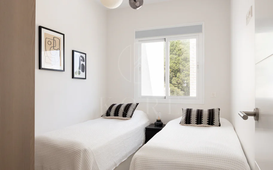 Encantador y privado apartamento dúplex situado en el corazón del prestigioso Valle del Golf de Nueva Andalucía